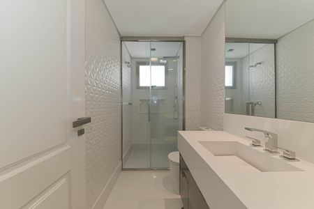 Apartamento à venda com 485m², 3 quartos e 5 vagasBanheiro da Suíte 3