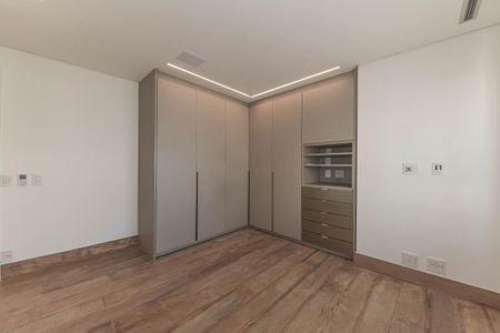 Apartamento à venda com 485m², 3 quartos e 5 vagasSuite 3
