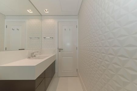 Apartamento à venda com 485m², 3 quartos e 5 vagasBanheiro da Suíte 3