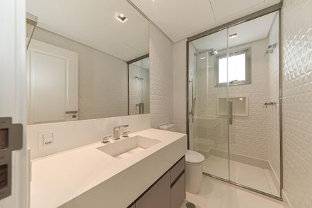 Apartamento à venda com 485m², 3 quartos e 5 vagasBanheiro da Suíte 2