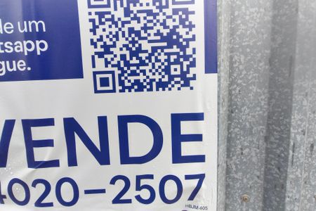 Casa à venda com 100m², 3 quartos e 2 vagas Casa à venda com 100m², 3 quartos e 2 vagasPLACA INSTALADA NA FACHADA