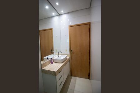 Casa para alugar com 200m², 3 quartos e 2 vagasBanheiro 1