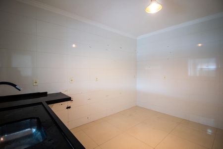 Casa para alugar com 200m², 3 quartos e 2 vagasCozinha 