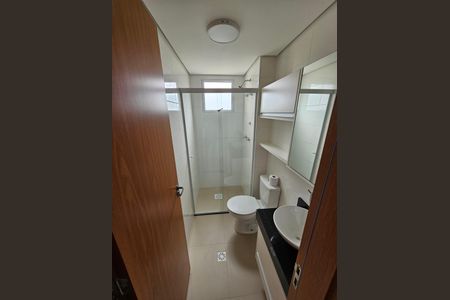 Banheiro de apartamento para alugar com 2 quartos, 44m² em Parque Industrial, Campinas