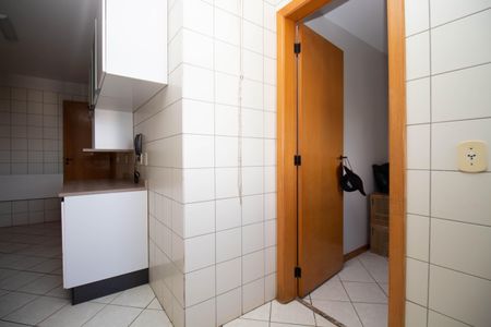 Apartamento para alugar com 360m², 3 quartos e sem vaga Apartamento para alugar com 360m², 3 quartos e sem vagaCozinha e Área de Serviço