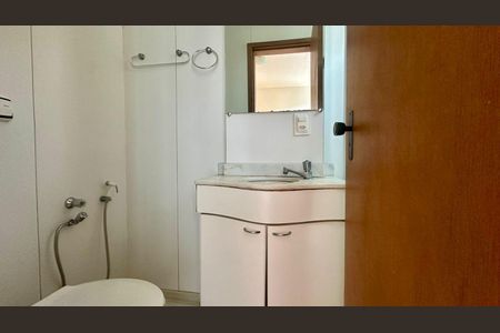 Apartamento para alugar com 90m², 3 quartos e 2 vagasBanheiro 