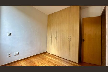 Quarto  de apartamento para alugar com 3 quartos, 90m² em Estoril, Belo Horizonte