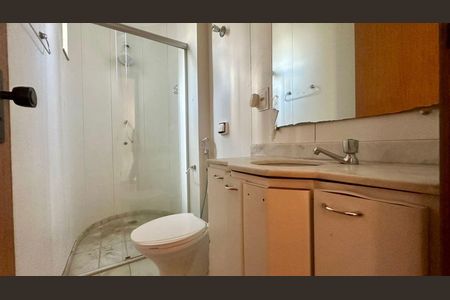 Apartamento para alugar com 90m², 3 quartos e 2 vagasBanheiro 