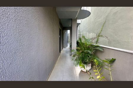 Apartamento para alugar com 90m², 3 quartos e 2 vagasEntrada do prédio 