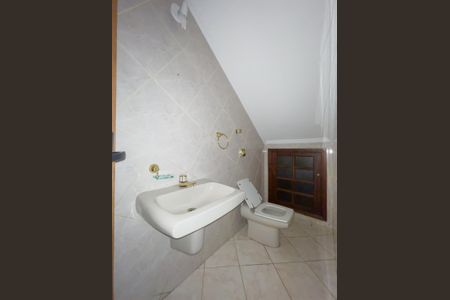 Casa para alugar com 225m², 4 quartos e sem vagaLavabo