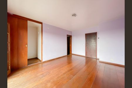 Suíte de casa para alugar com 4 quartos, 225m² em Rio Pequeno, Osasco