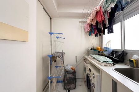 Apartamento à venda com 107m², 2 quartos e 2 vagasÁrea de Serviço