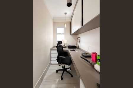 Apartamento à venda com 107m², 2 quartos e 2 vagasEscritório