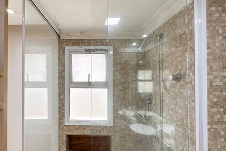 Apartamento à venda com 107m², 2 quartos e 2 vagasBanheiro da Suíte