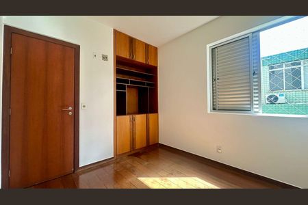 Quarto  de apartamento para alugar com 3 quartos, 95m² em Buritis, Belo Horizonte