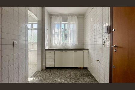 Apartamento para alugar com 95m², 3 quartos e 1 vagaCozinha 