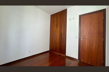 Quarto  de apartamento para alugar com 3 quartos, 95m² em Buritis, Belo Horizonte