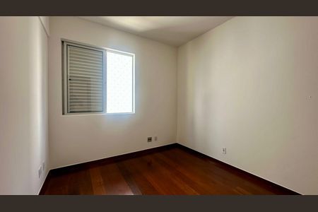 Quarto  de apartamento para alugar com 3 quartos, 95m² em Buritis, Belo Horizonte