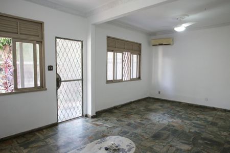 Sala de Estar de casa para alugar com 6 quartos, 351m² em Pechincha, Rio de Janeiro
