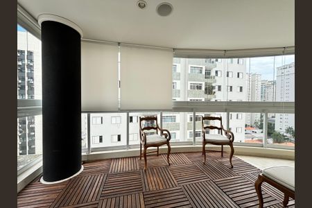 Apartamento à venda com 124m², 2 quartos e 3 vagasVaranda