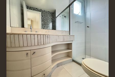 Apartamento à venda com 124m², 2 quartos e 3 vagasBanheiro da Suíte 3