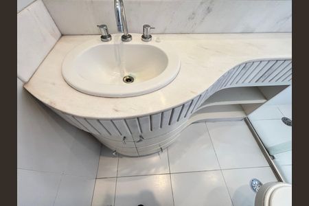 Apartamento à venda com 124m², 2 quartos e 3 vagasBanheiro da Suíte 3