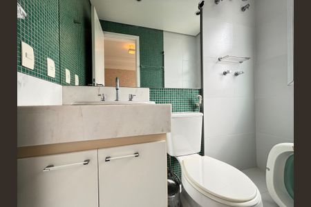 Apartamento à venda com 124m², 2 quartos e 3 vagasBanheiro da Suíte 2