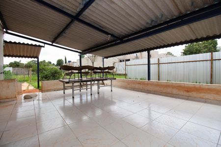 Casa para alugar com 120m², 2 quartos e 4 vagasVaranda