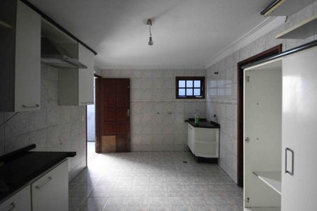 Casa para alugar com 120m², 3 quartos e 2 vagas