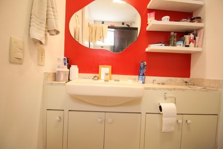 Apartamento à venda com 75m², 3 quartos e 2 vagasBanheiro Suíte 