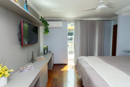 Casa à venda com 225m², 3 quartos e 4 vagasSuíte