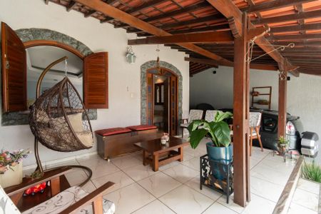 Casa à venda com 225m², 3 quartos e 4 vagasVaranda da Sala