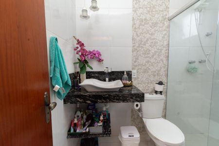 Casa à venda com 225m², 3 quartos e 4 vagasBanheiro Social