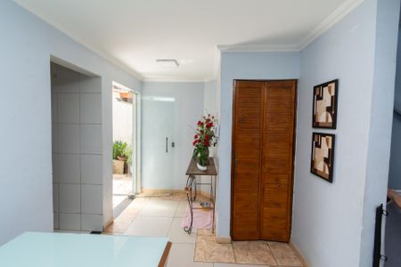 Casa à venda com 225m², 3 quartos e 4 vagasSala