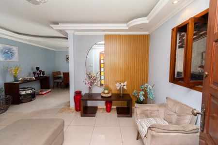 Sala de casa à venda com 3 quartos, 225m² em Teixeira Dias, Belo Horizonte