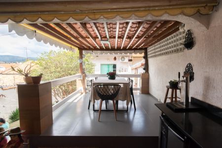 Casa à venda com 225m², 3 quartos e 4 vagasEspaço Gourmet