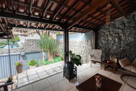 Casa à venda com 225m², 3 quartos e 4 vagasVaranda da Sala