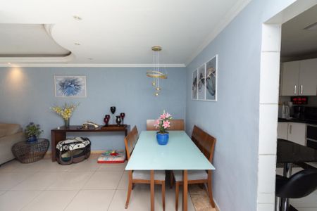 Casa à venda com 225m², 3 quartos e 4 vagasSala