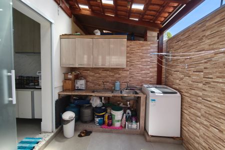 Casa de condomínio à venda com 104m², 3 quartos e 2 vagas Casa de condomínio à venda com 104m², 3 quartos e 2 vagasÁrea de Serviço - Área de gourmet