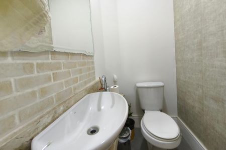 Casa de condomínio à venda com 104m², 3 quartos e 2 vagas Casa de condomínio à venda com 104m², 3 quartos e 2 vagasLavabo