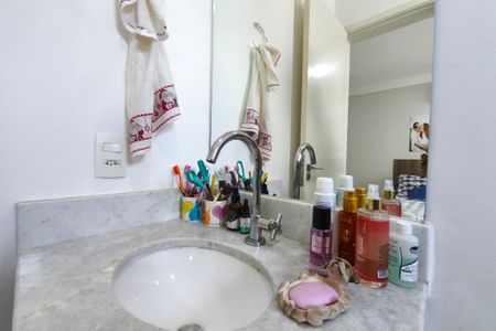 Casa de condomínio à venda com 104m², 3 quartos e 2 vagas Casa de condomínio à venda com 104m², 3 quartos e 2 vagasBanheiro Suíte