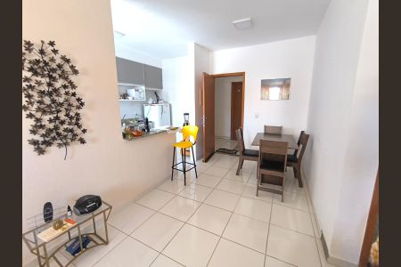 Sala de apartamento para alugar com 2 quartos, 50m² em Dona Zulmira, Uberlândia
