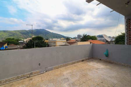 Terraço de casa para alugar com 2 quartos, 120m² em Bangu, Rio de Janeiro