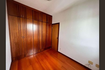Quarto de apartamento para alugar com 3 quartos, 90m² em Estoril, Belo Horizonte