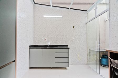 Casa para alugar com 150m², 2 quartos e 2 vagasCozinha