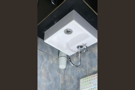 Casa para alugar com 100m², 3 quartos e 4 vagasBanheiro - torneira