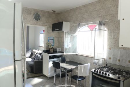 Casa para alugar com 100m², 3 quartos e 4 vagasCozinha