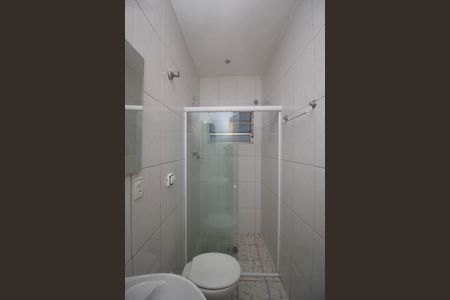 Banheiro de casa para alugar com 1 quarto, 25m² em Vila Zat, São Paulo