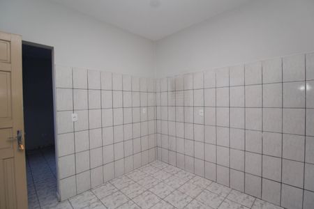 Cozinha de casa para alugar com 1 quarto, 25m² em Vila Zat, São Paulo