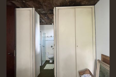 Casa à venda com 875m², 4 quartos e 4 vagasBanheiro Suite 